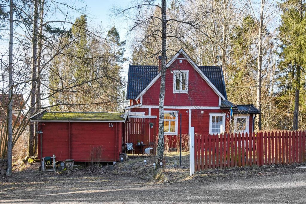 2. Installation av varmvattenberedare 2 planshus Strangnas Mariefred